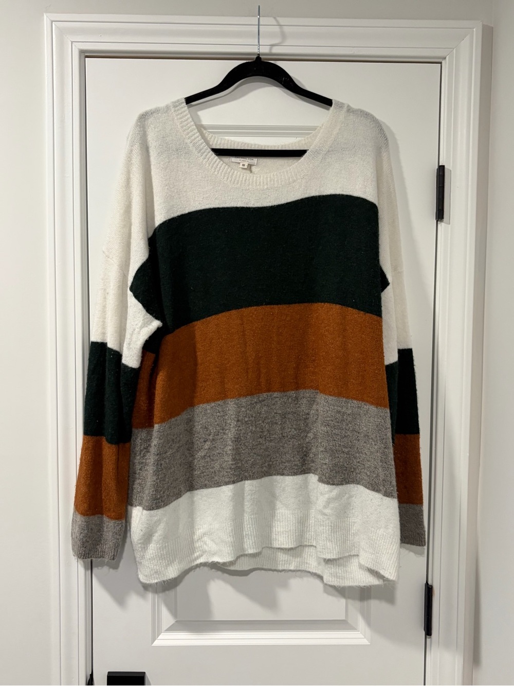 Chic Soul Women's Sweater - White, Green, Rust, Gray